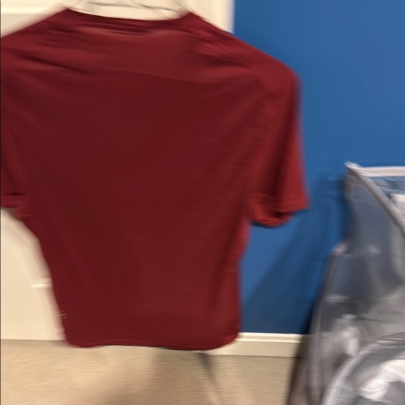 RARE Lululemon athletica Short Sleeve T-Shirt - Picture 3 of 3